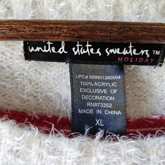 XL Santa Sweater - Picture 2 of 6